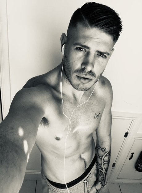 Nacktes geleaktes OnlyFans-Foto von Shane Joel