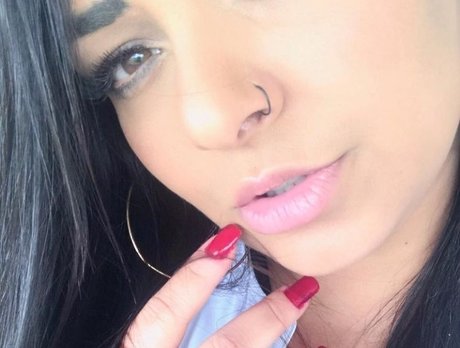 Nacktes geleaktes OnlyFans-Foto von Mirella