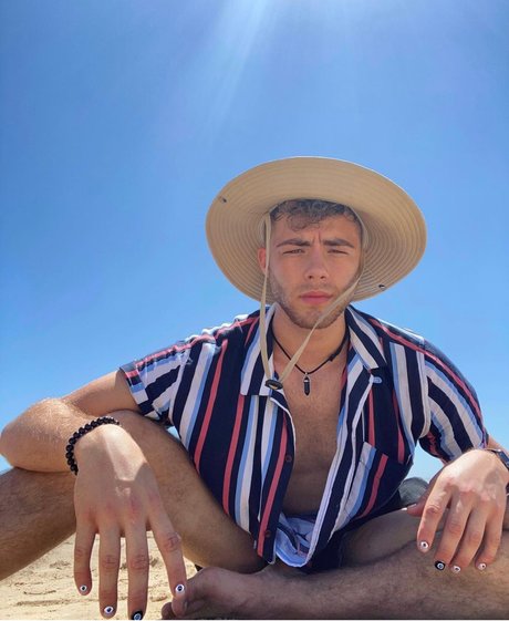 Nacktes geleaktes OnlyFans-Foto von Prince Of Penis