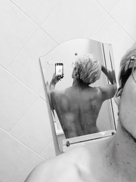 Nacktes geleaktes OnlyFans-Foto von Delton Welch