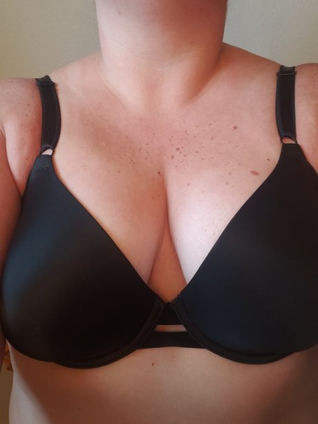 Nacktes geleaktes OnlyFans-Foto von Thicampampscarred