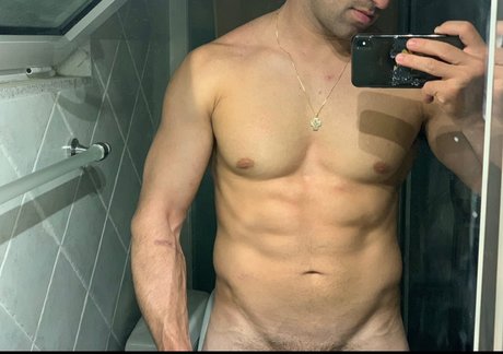 Nacktes geleaktes OnlyFans-Foto von Sir Maxim Julius Cortes