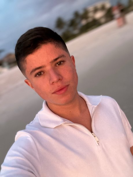Nacktes geleaktes OnlyFans-Foto von Santi