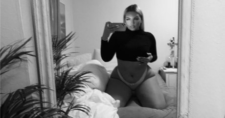 Nacktes geleaktes OnlyFans-Foto von Marte