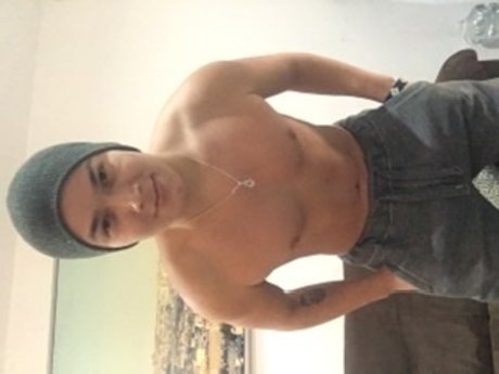 Nacktes geleaktes OnlyFans-Foto von Ninolatino