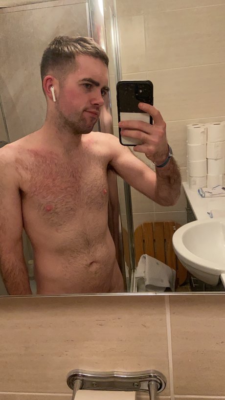 Nacktes geleaktes OnlyFans-Foto von Littlebadboy98