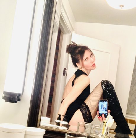 Nacktes geleaktes OnlyFans-Foto von Elena