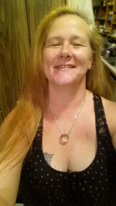Nacktes geleaktes OnlyFans-Foto von Lady Trinity Goddess Of Fire