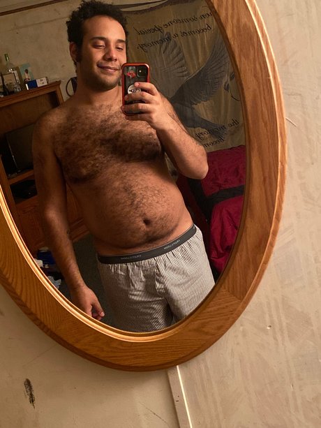 Nacktes geleaktes OnlyFans-Foto von Black Bear