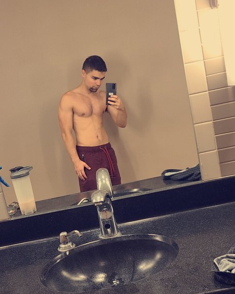 Nacktes geleaktes OnlyFans-Foto von Lukas
