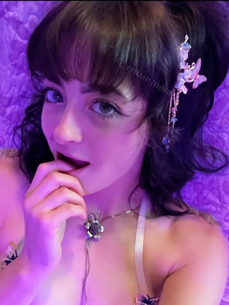 Nacktes geleaktes OnlyFans-Foto von Venus Venom