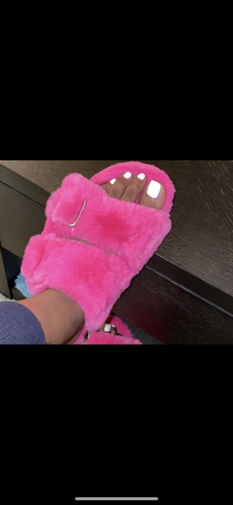 Nacktes geleaktes OnlyFans-Foto von Danni
