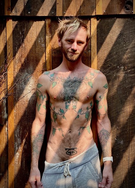 Nacktes geleaktes OnlyFans-Foto von Lucky Ace