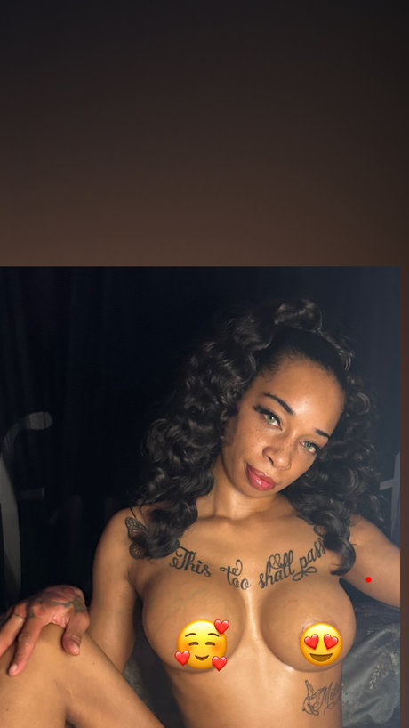 Nacktes geleaktes OnlyFans-Foto von Hazel