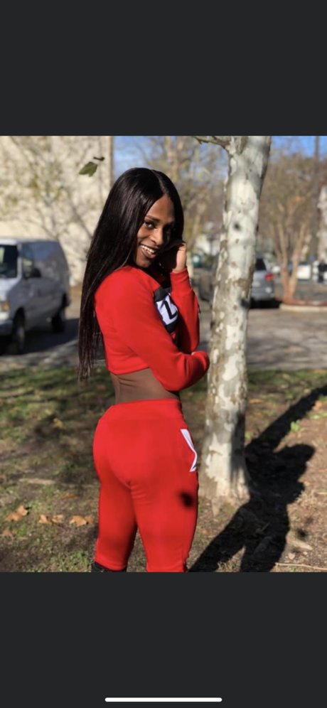 Nacktes geleaktes OnlyFans-Foto von Fendii Yazmina
