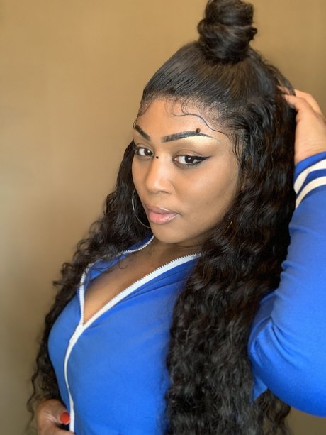 Nacktes geleaktes OnlyFans-Foto von Keepingupwithshanena