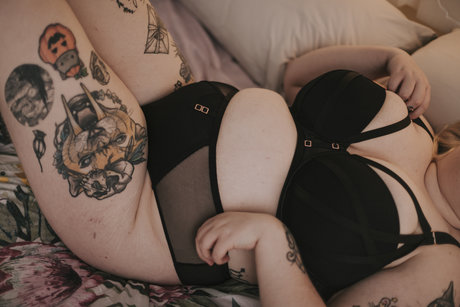 Nacktes geleaktes OnlyFans-Foto von Peach