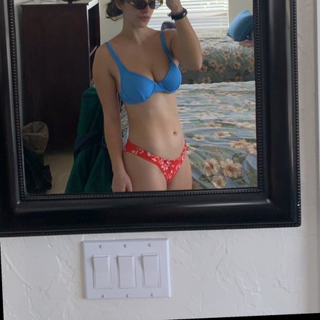 Nacktes geleaktes OnlyFans-Foto von M