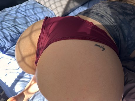 Nacktes geleaktes OnlyFans-Foto von Peachy Caity