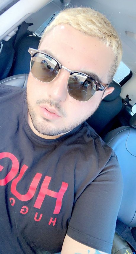 Nacktes geleaktes OnlyFans-Foto von James