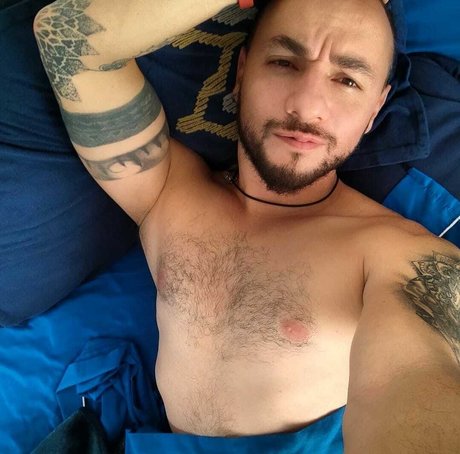 Nacktes geleaktes OnlyFans-Foto von Jhoriaremu