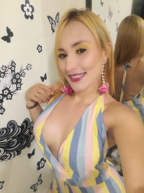 Nacktes geleaktes OnlyFans-Foto von Nikoll 