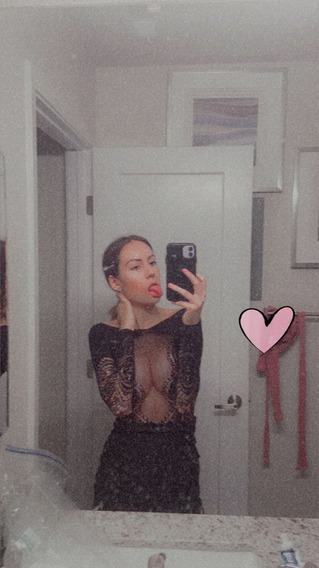 Nacktes geleaktes OnlyFans-Foto von Brooklyn Hailey