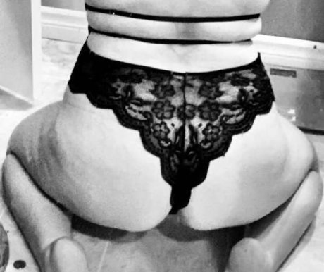 Nacktes geleaktes OnlyFans-Foto von Silky Slut