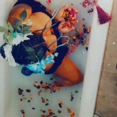 Nacktes geleaktes OnlyFans-Foto von Minisparxx