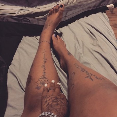 Nacktes geleaktes OnlyFans-Foto von Tattoobunny