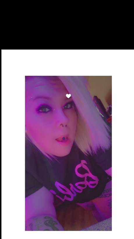 Nacktes geleaktes OnlyFans-Foto von Tatted Thicc Princess