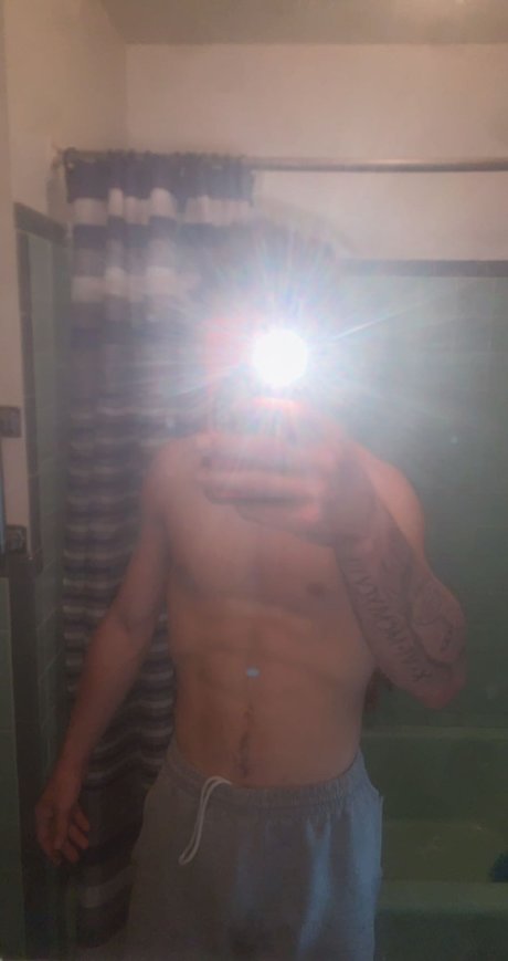 Nacktes geleaktes OnlyFans-Foto von Thatguynoah