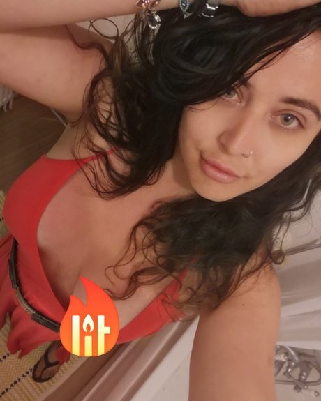 Nacktes geleaktes OnlyFans-Foto von Bustymusclebabe