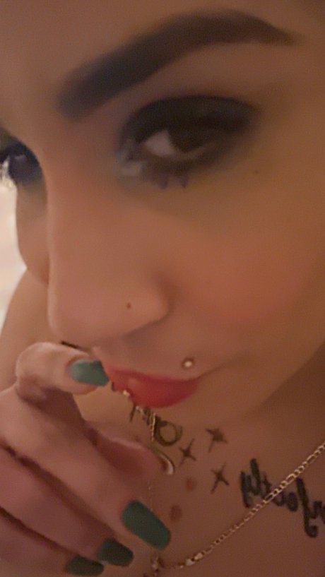 Nacktes geleaktes OnlyFans-Foto von Sexylexy