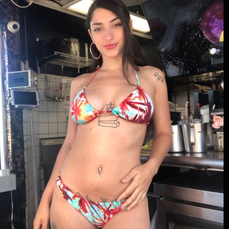 Nacktes geleaktes OnlyFans-Foto von Nova