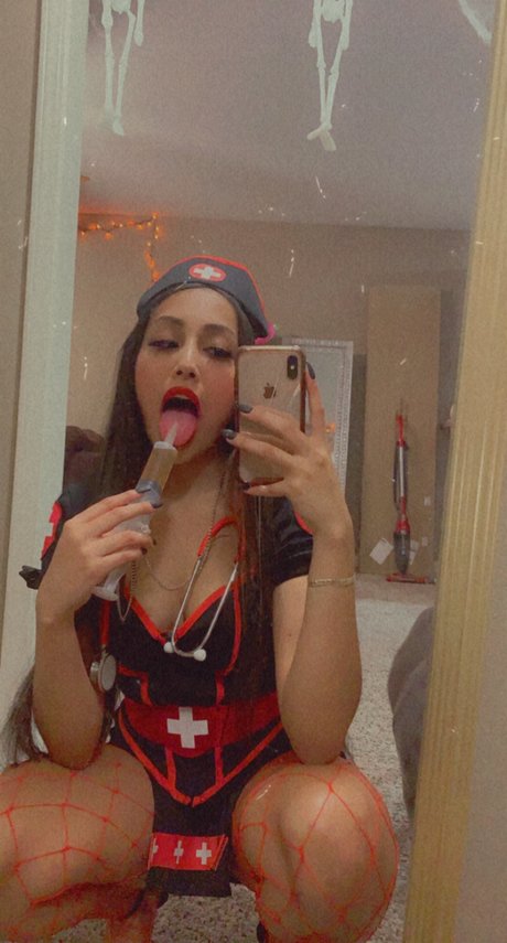 Nacktes geleaktes OnlyFans-Foto von Mami