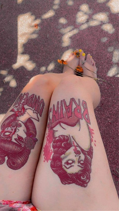 Nacktes geleaktes OnlyFans-Foto von Ophelia With The Cute Feet 