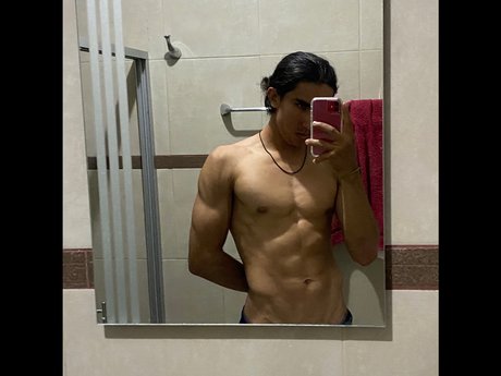 Nacktes geleaktes OnlyFans-Foto von Javier Mendoza