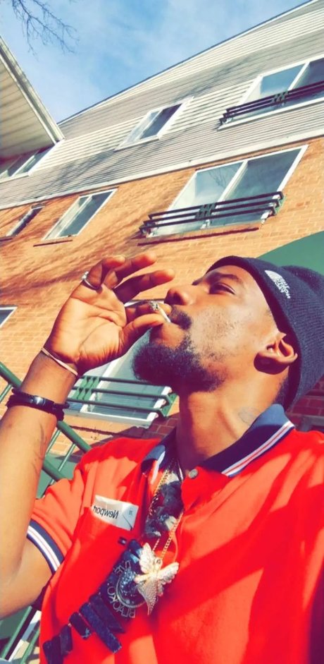 Nacktes geleaktes OnlyFans-Foto von Ace Longsnake