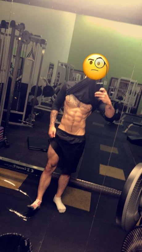 Nacktes geleaktes OnlyFans-Foto von Noah Fitt