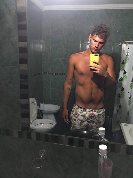Nacktes geleaktes OnlyFans-Foto von Nahue Fernandez
