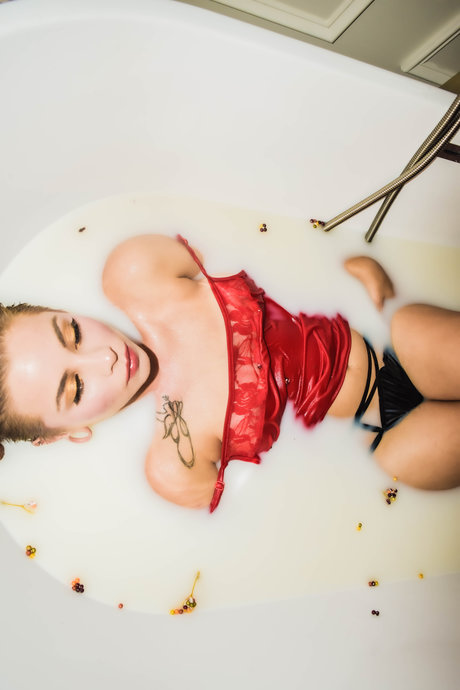 Nacktes geleaktes OnlyFans-Foto von Ms Mae 