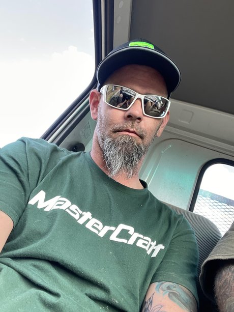 Nacktes geleaktes OnlyFans-Foto von Bruce Tampa