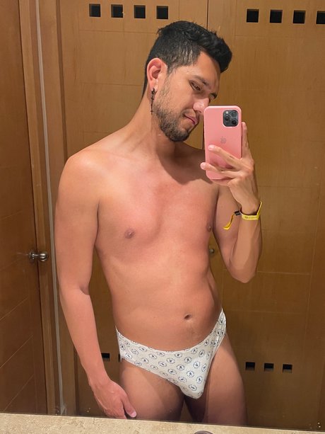 Nacktes geleaktes OnlyFans-Foto von Carlos Vzquez