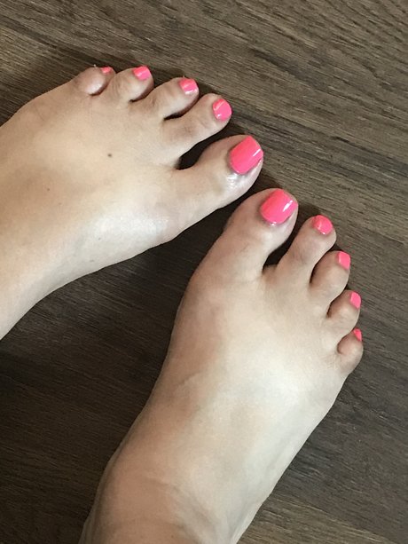 Nacktes geleaktes OnlyFans-Foto von Apple Butta