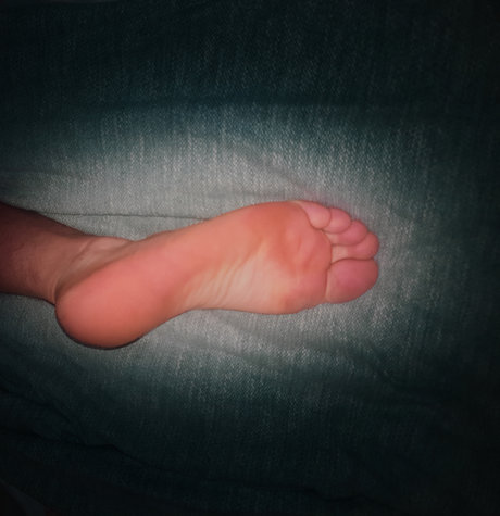 Nacktes geleaktes OnlyFans-Foto von Musclefeet