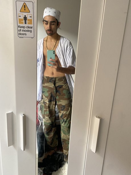 Nacktes geleaktes OnlyFans-Foto von Noosh Noosh