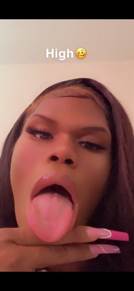 Nacktes geleaktes OnlyFans-Foto von Tiana Marie