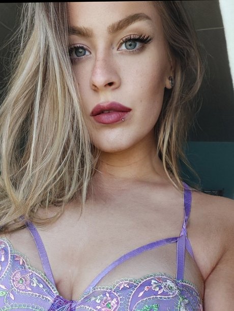 Nacktes geleaktes OnlyFans-Foto von Miss Cece