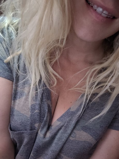 Nacktes geleaktes OnlyFans-Foto von Xyourdirtyslutx